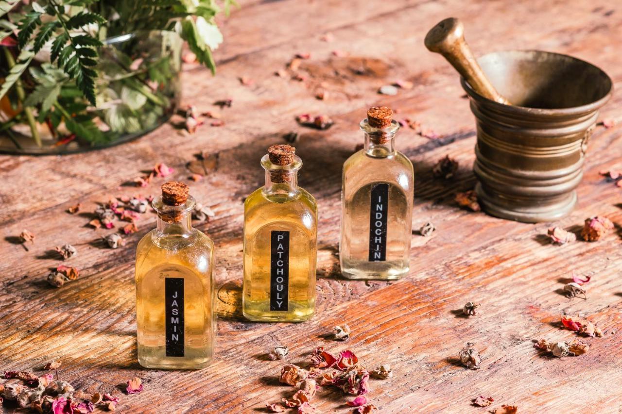Ville Sull'Arno Florence Exterior photo Patchouli, Jasmine and Incense essential oils